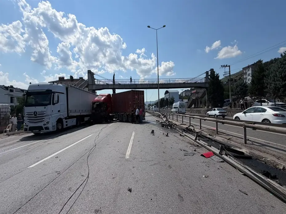 D-100 kazası