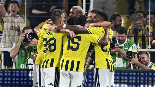 Fenerbahçe Kadro Değişikliği