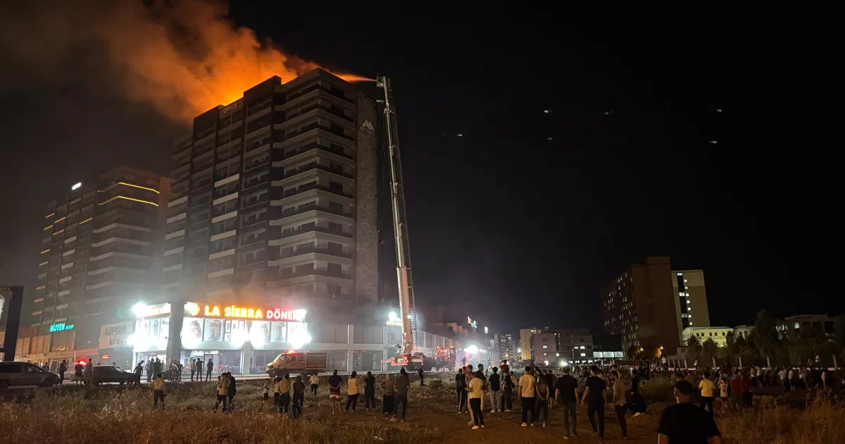 plaza yangını