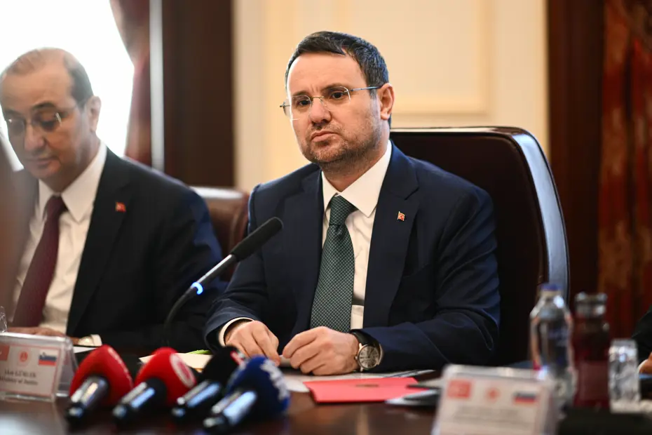 Mumcu ailesi