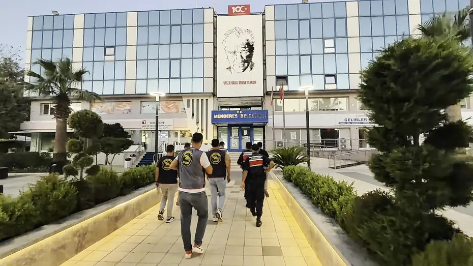 Menderes Belediye Operasyonu